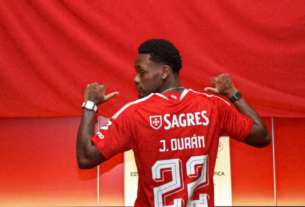 Jhon Duran Siendo anunciado en el Benfica