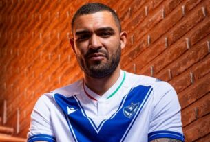 Alvaro Montero siendo anunciado por Velez Sarsfield como nuevo arquero