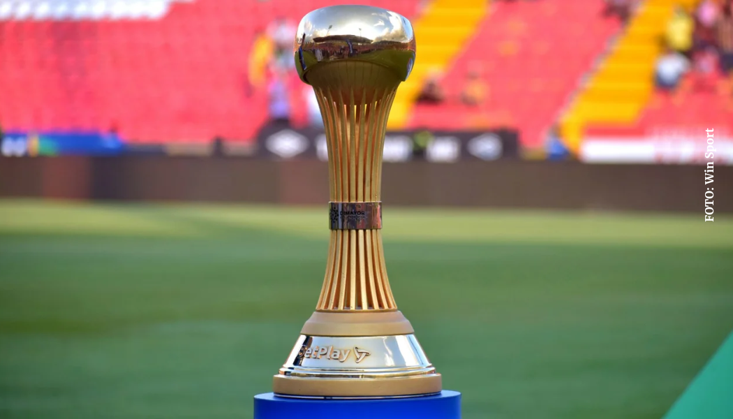 Copa que recibe el campeón de la Liga Betplay Dimayor